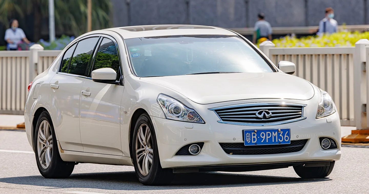 INFINITI Q40
